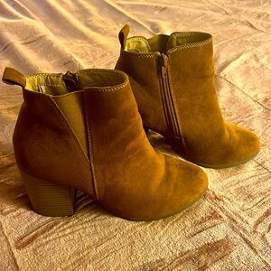 EUC Express Heeled Booties